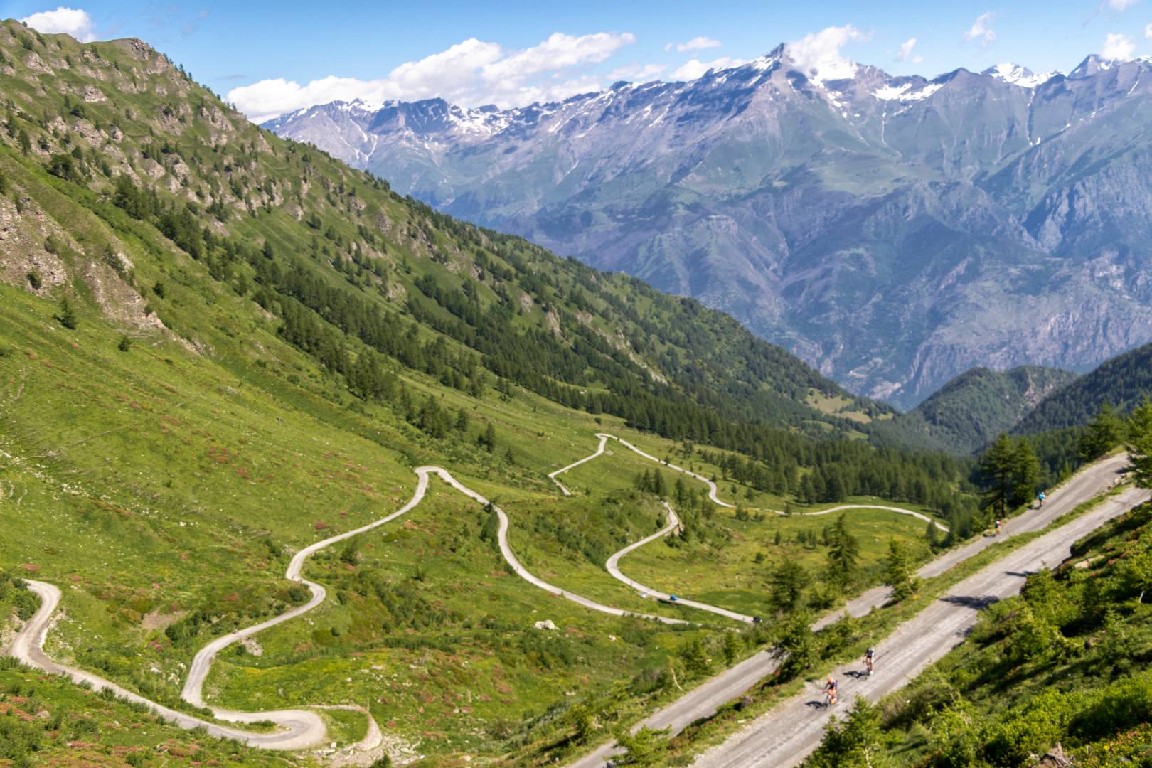 Strada sterrata di montagna