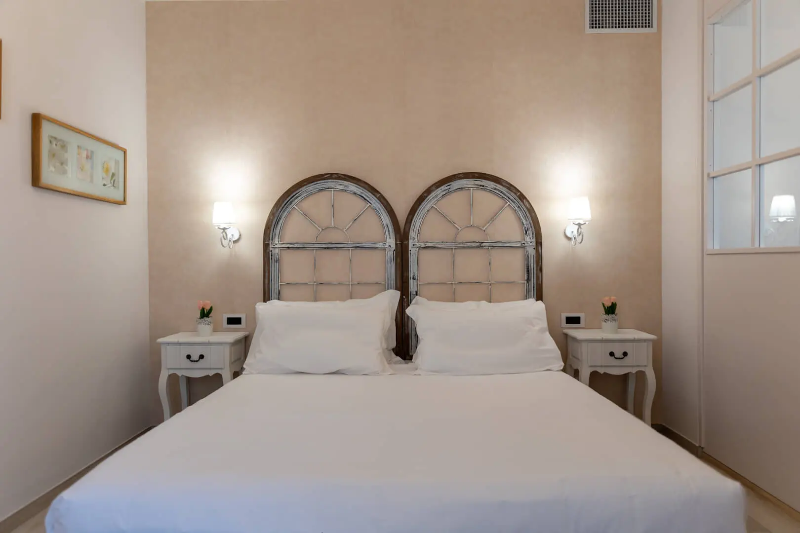 Camera-da-letto-luminosa-e-moderna