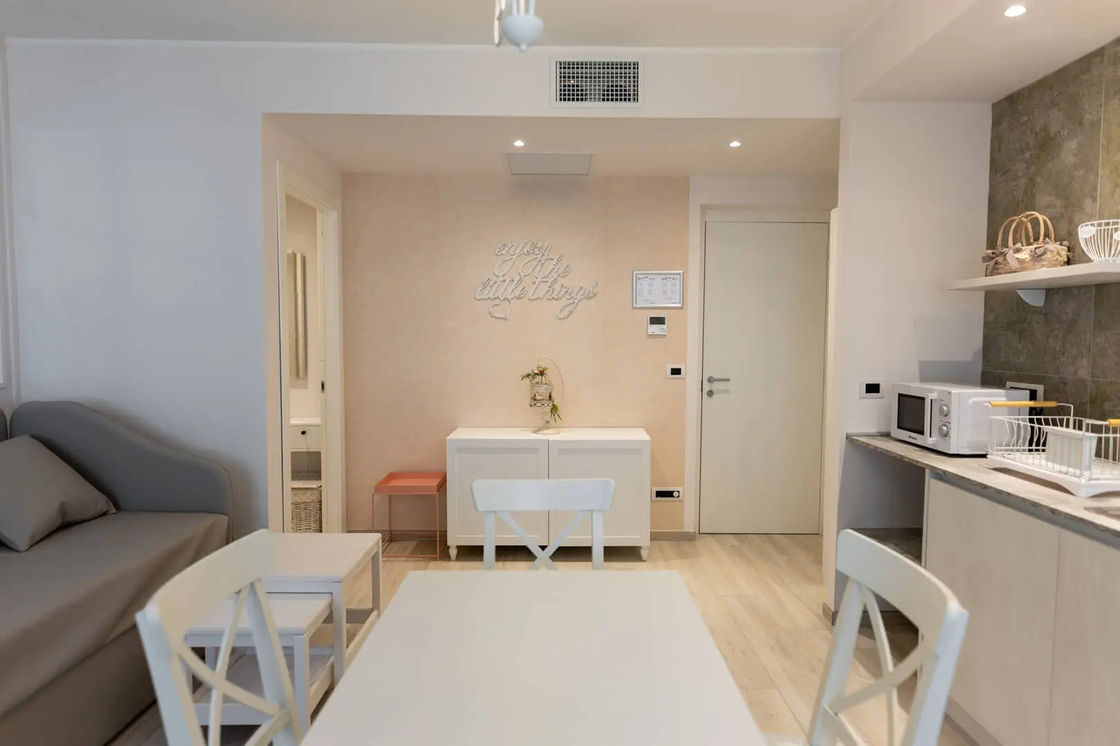 Interno-appartamento-minimalista