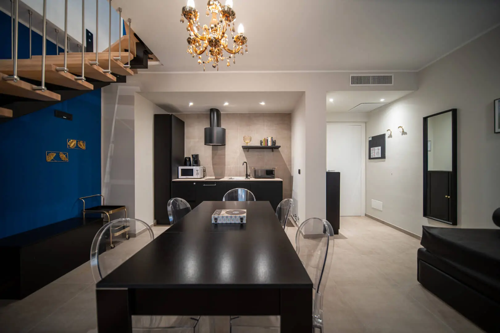 Interno-casa-elegante-e-moderno