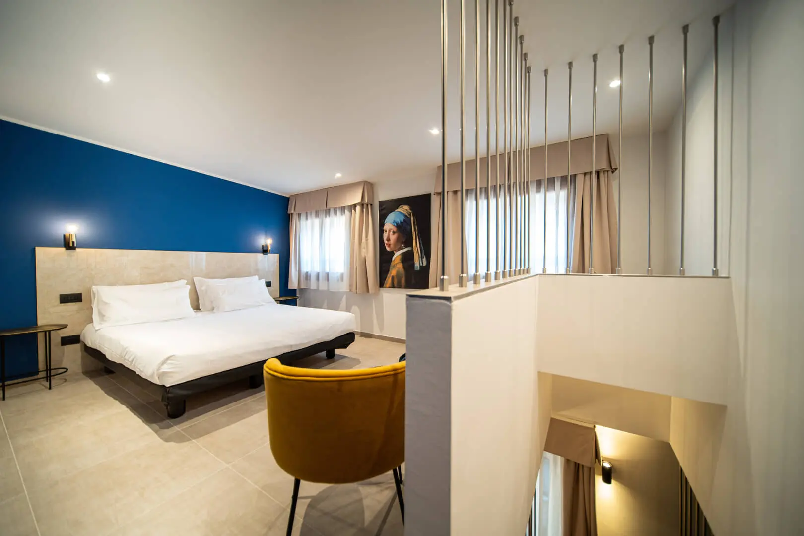 Stanza-elegante-con-arredi-moderni